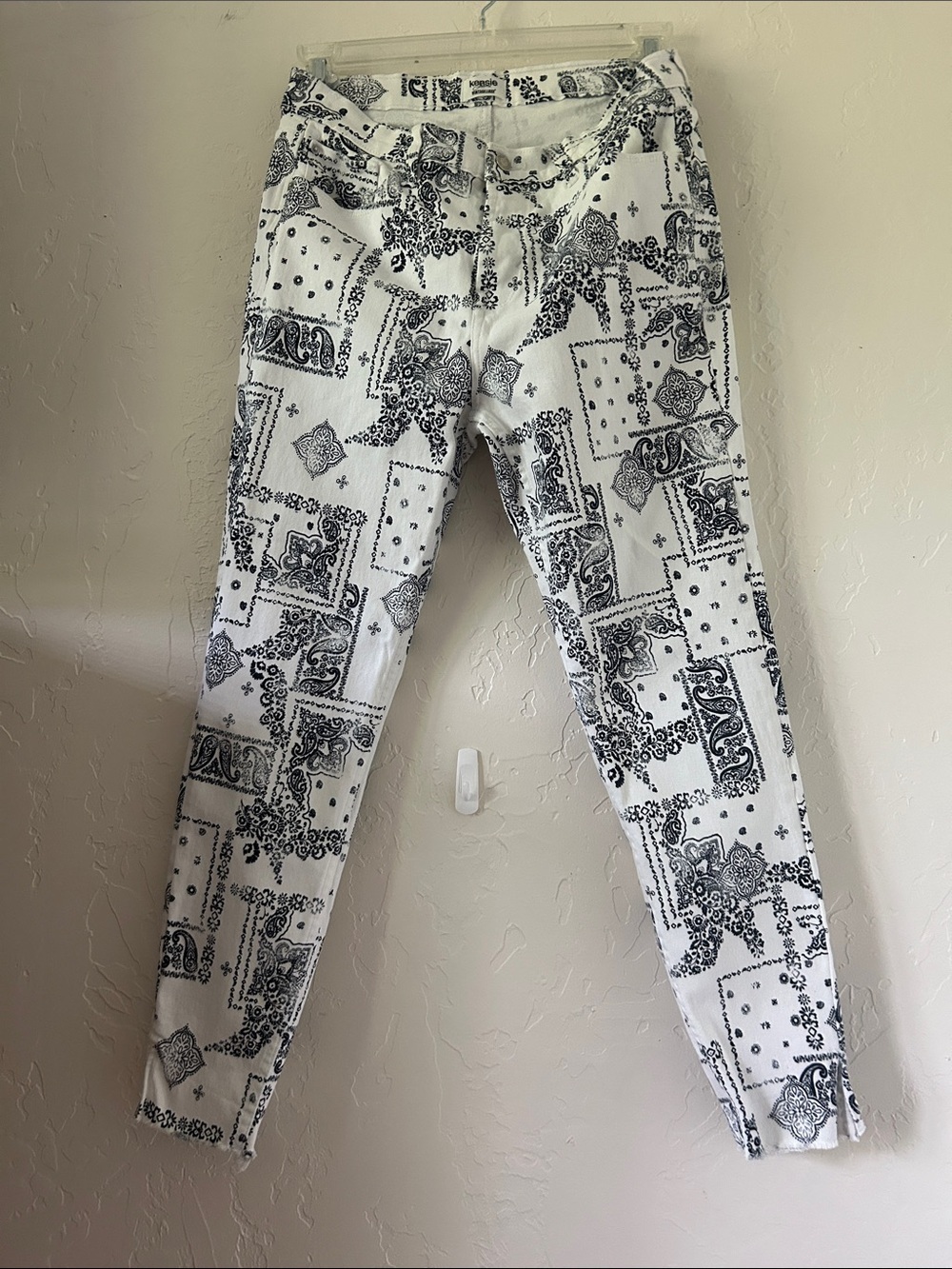 Kensie White Jeans with Black Bandana Floral Print